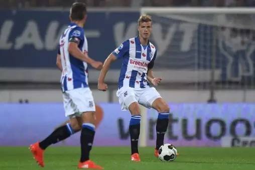 崭露头角 崭露头角