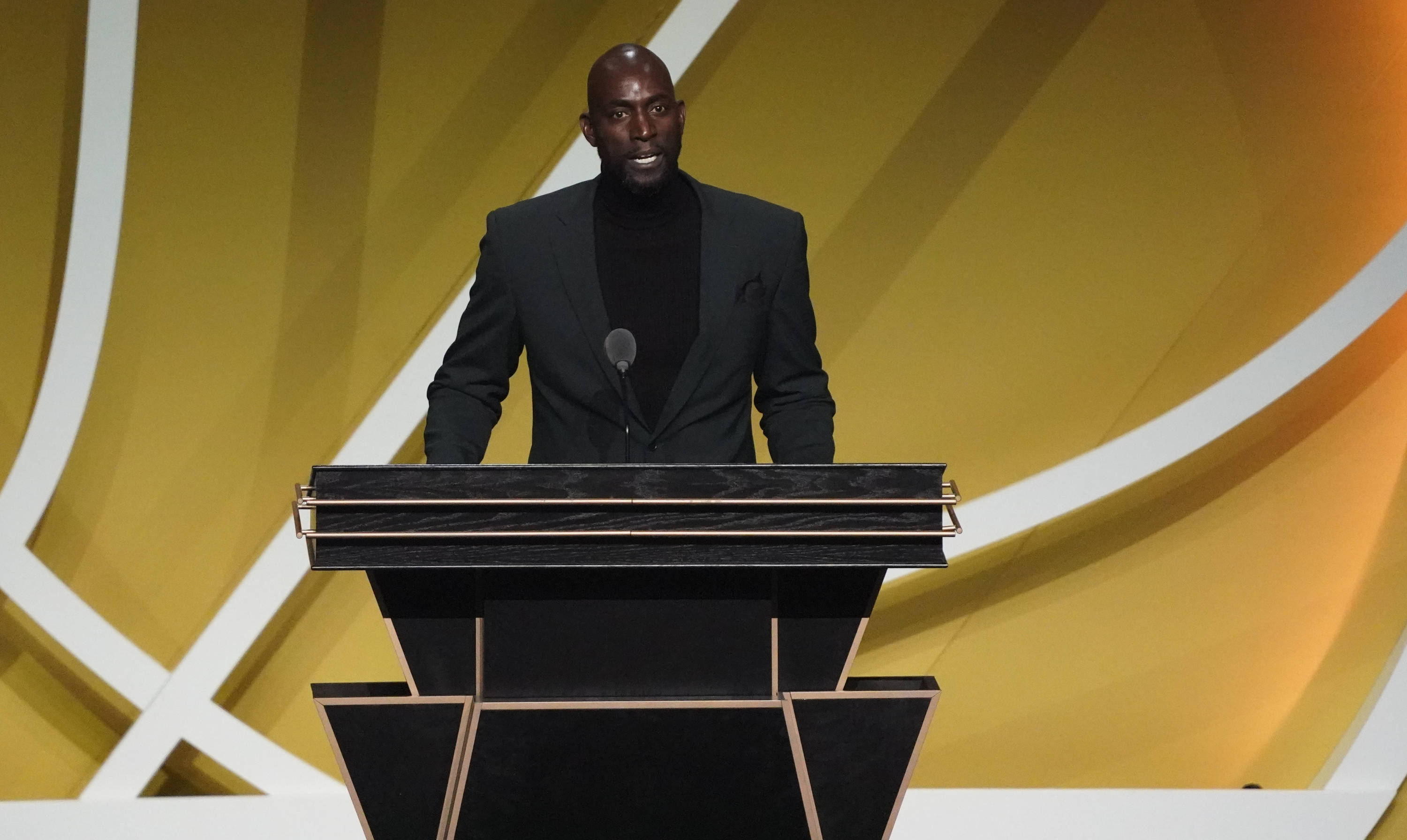 同赛道对标 同赛道对标